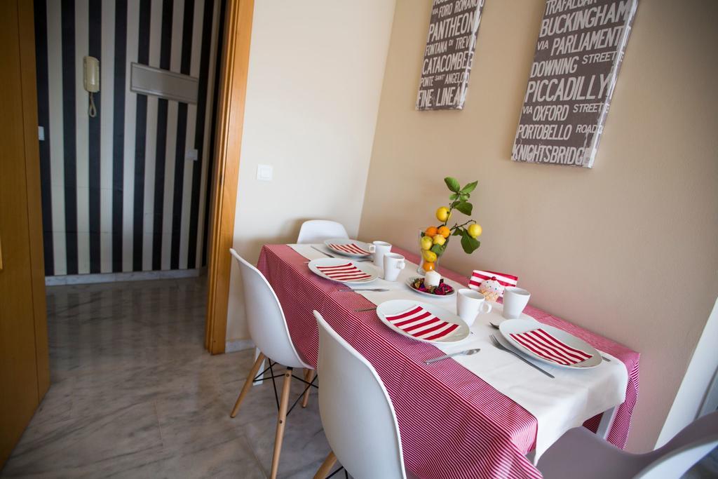 Ab Dominicum Apartamentos Málaga Oda fotoğraf